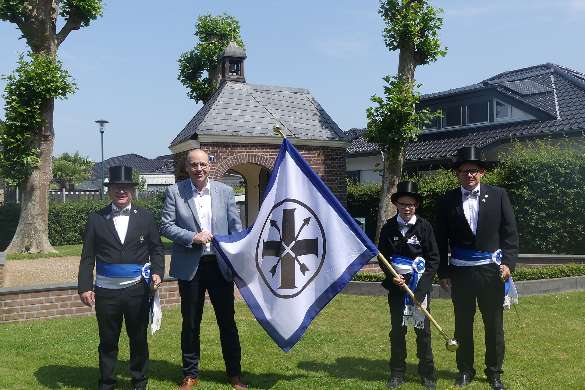 Neue Schwenkfahnen bei den Johannesschützen aus Weeze